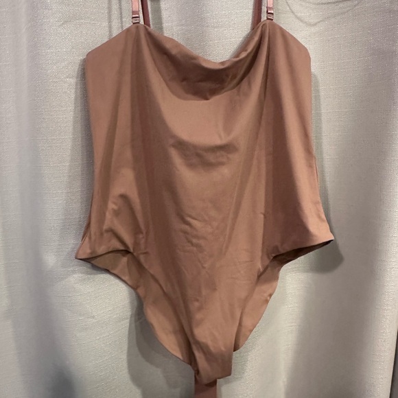 SKIMS SCULPTING SWIM ONE PIECE - Picture 3 of 4